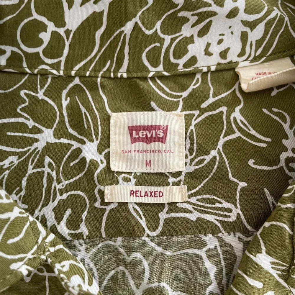 Levis Mens Relaxed Fit Short Sleeve Floral Button Up Shirt Olive Green M NEW